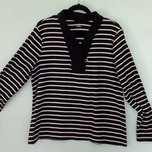 Studio Works black/white collard v-neck button trim top.  Size XL